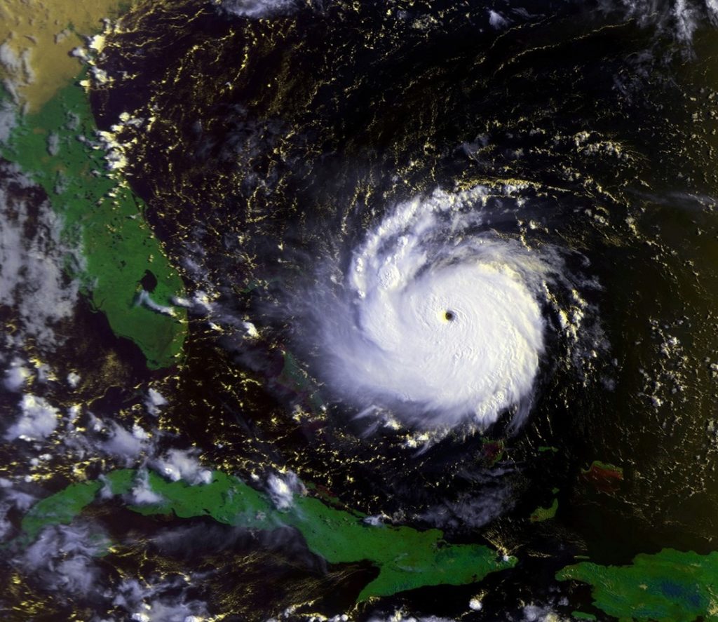 Вид из космоса: самые разрушительные ураганы за последние 20 лет