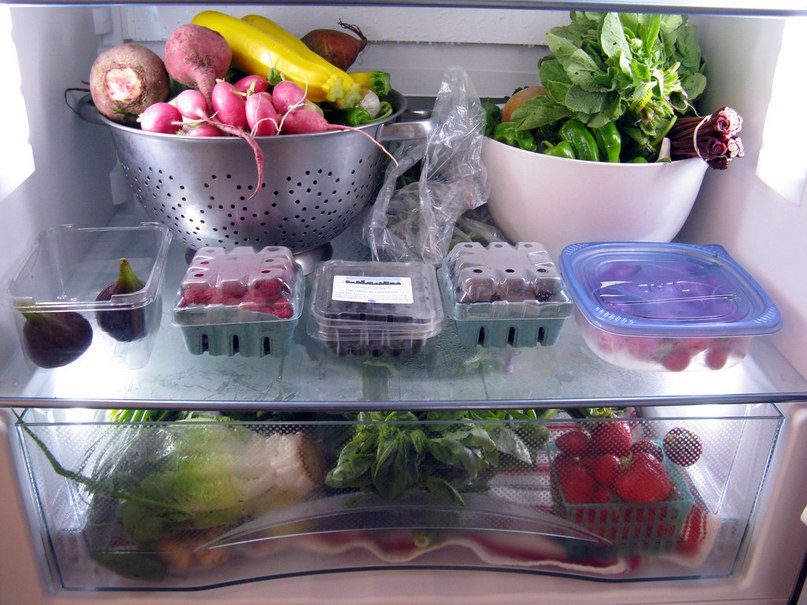 Как расположить продукты в холодильнике: 10 секретов
