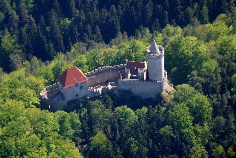 Красивейшие замки в окрестностях Праги