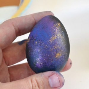 Как покрасить яйца на Пасху: космические яйца