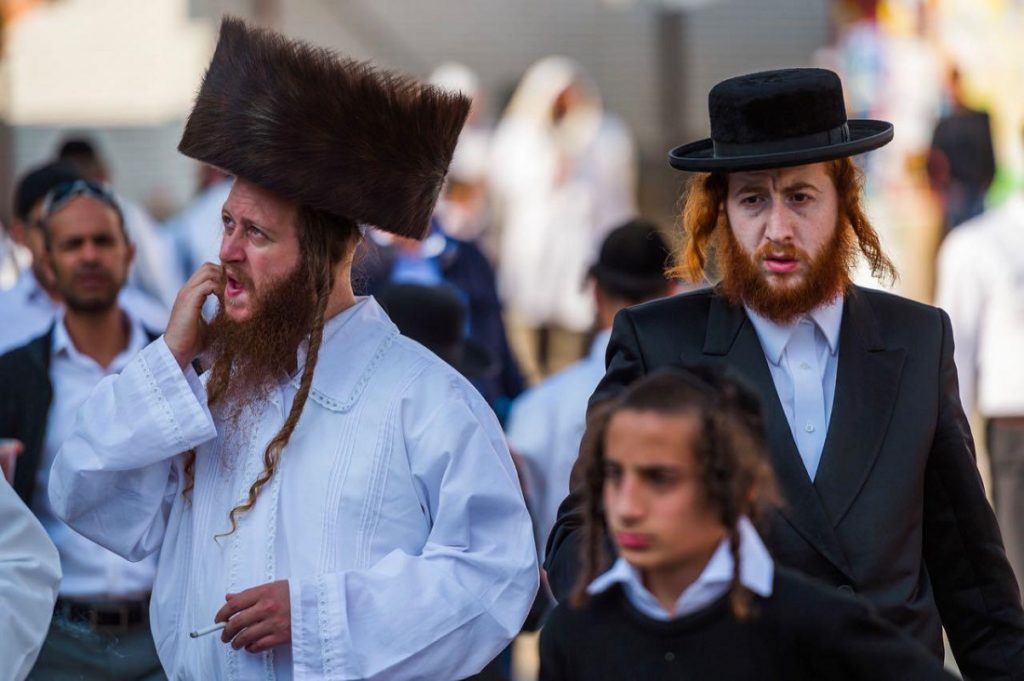 Зачем иудеи отращивают "косички" на висках?