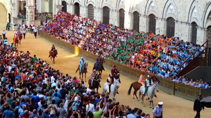 10 самых невероятных фестивалей мира, доступных для туристов