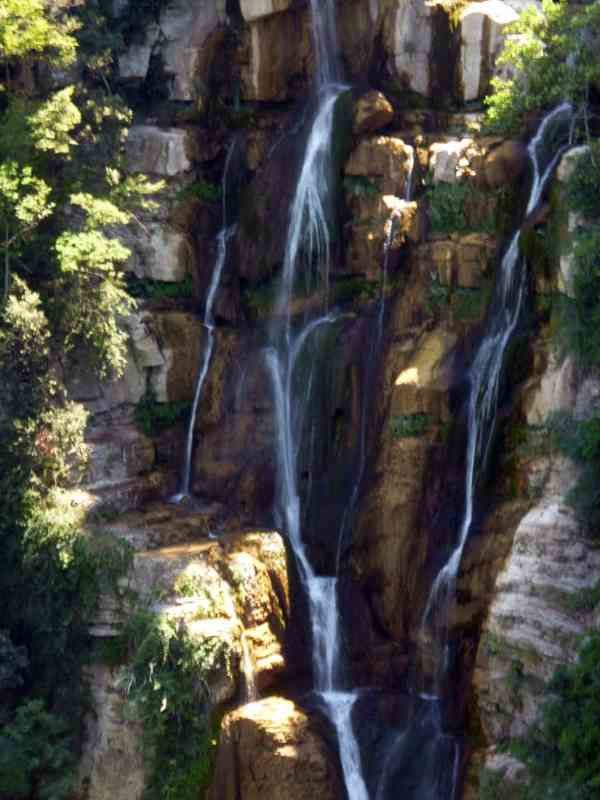 Семь водопадов в Италии, захватывающих дух у туристов