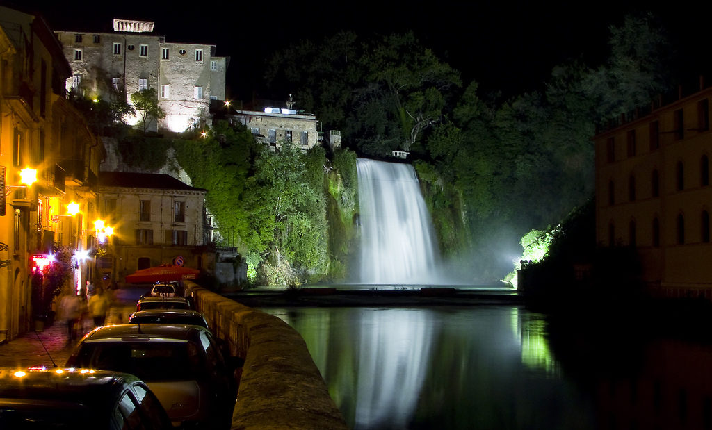Семь водопадов в Италии, захватывающих дух у туристов