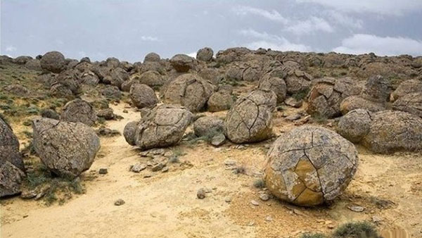 Полуостров Мангистау: казахстанская долина каменных шаров