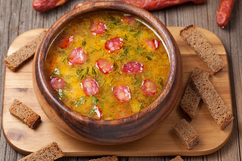 Острый испанский суп с колбасками