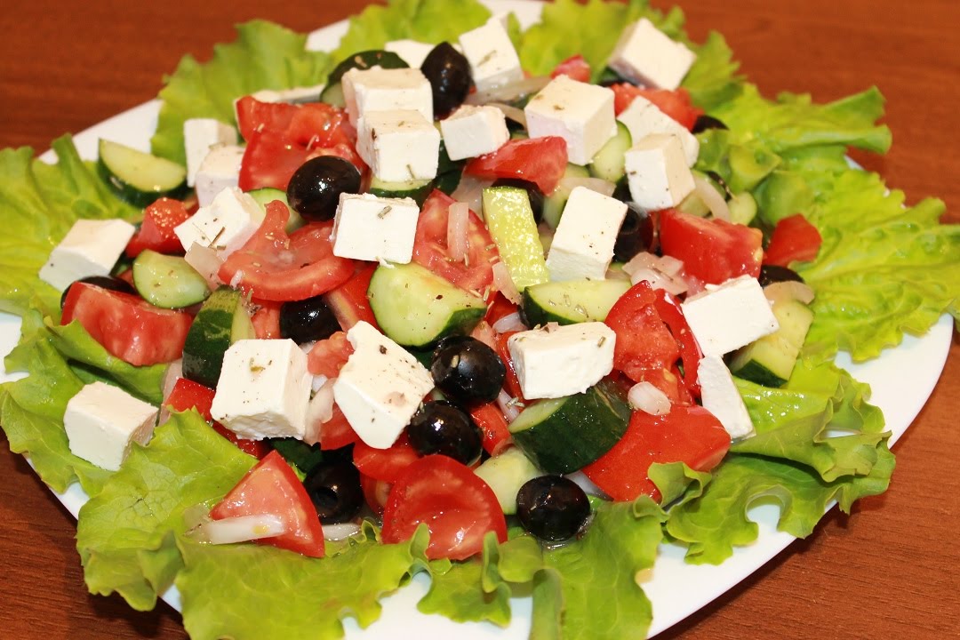 Греческий салат. Вкусно, легко, полезно.