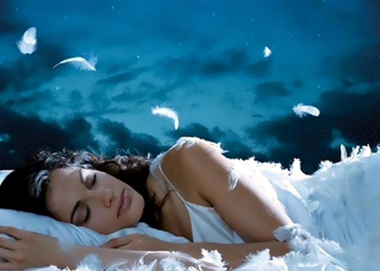 Спи мой любимый песни. Девушке снится сон. Красивых снов. Сладких снов девушке.