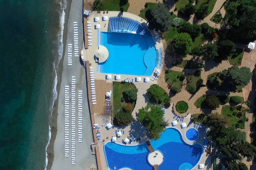 Проснуться под шум волн: 5 отелей Крыма со своим пляжем