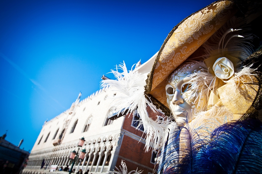 Маски и корсеты: как проходит венецианский карнавал