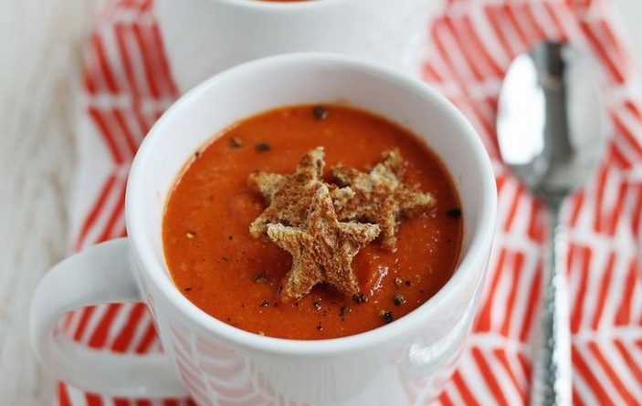 Суп из запеченного сладкого перца и томатов