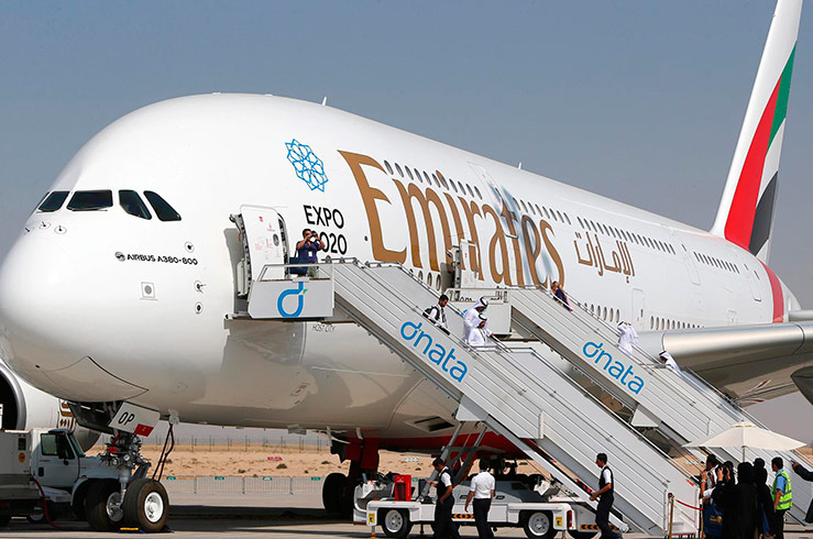 Авиаперевозчик Emirates отправил пассажирке письмо с матерными ругательствами