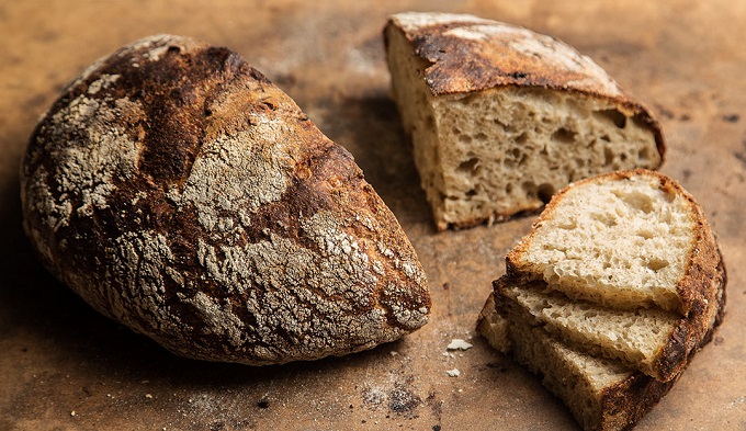 Как использовать старый хлеб: 5 ценных советов и рецепты
