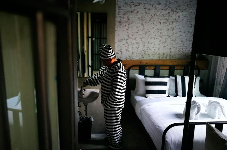 В Бангкоке путешественники смогут провести ночь в «тюремной камере» за 39 евро