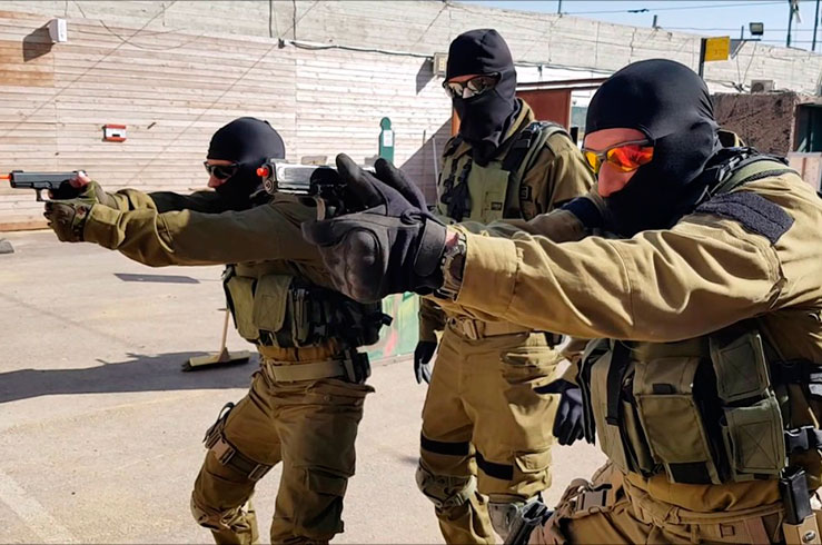 В Израиле путешественников обучают борьбе с террористами