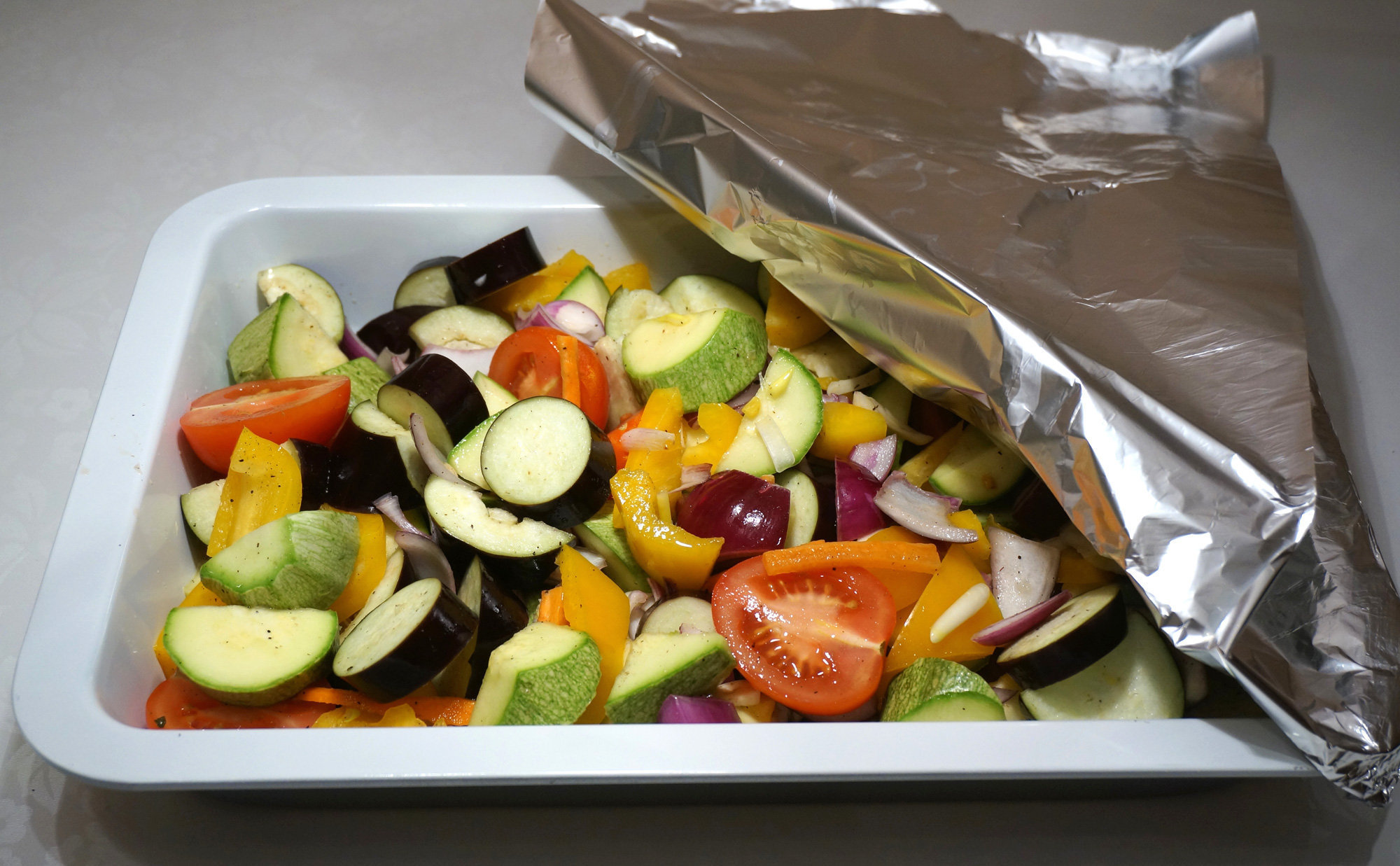 Сколько времени запекать овощи в фольге в духовке для салата