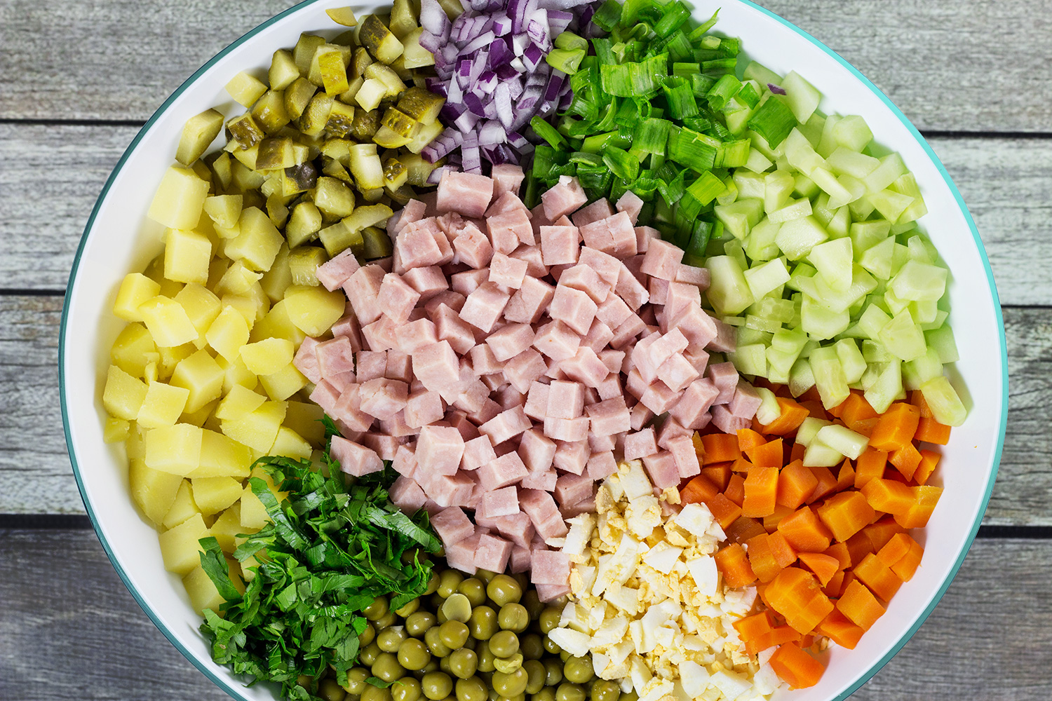 Как правильно готовить салат Оливье. Хитрости и секреты
