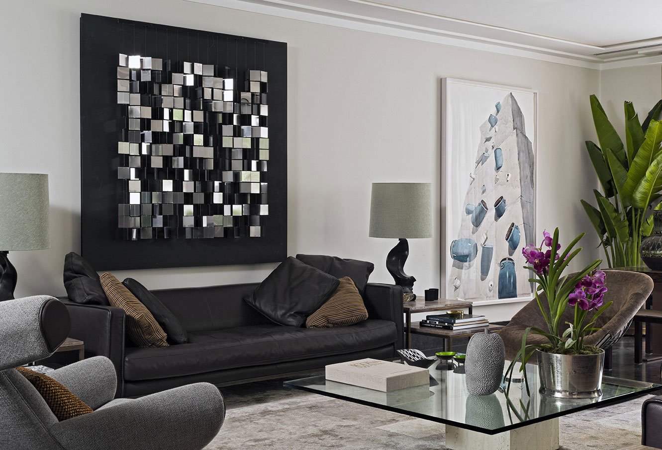 Чем украсить стену в гостиной над диваном, если хочется сохранить минимализм?