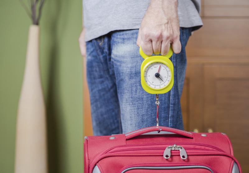 Как путешествовать налегке и экономить на багажных сборах