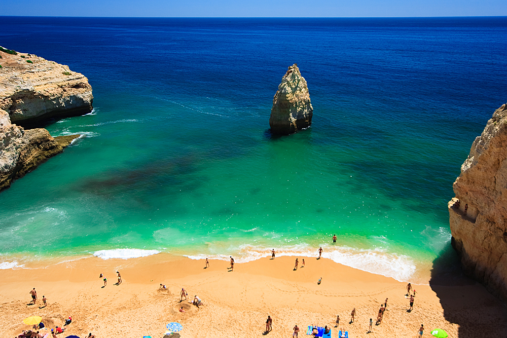 Где в Португалии самое теплое море?