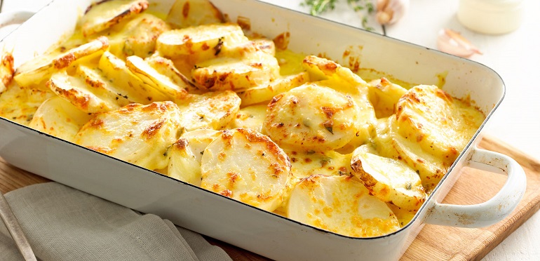 Вкусная картошка в духовке со сливками и сыром