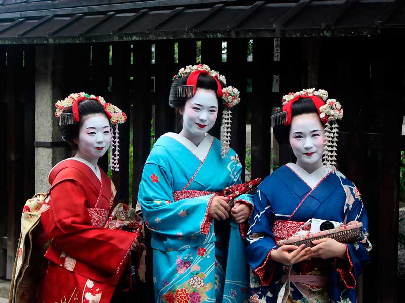 Где туристу посмотреть на настоящих гейш в Японии