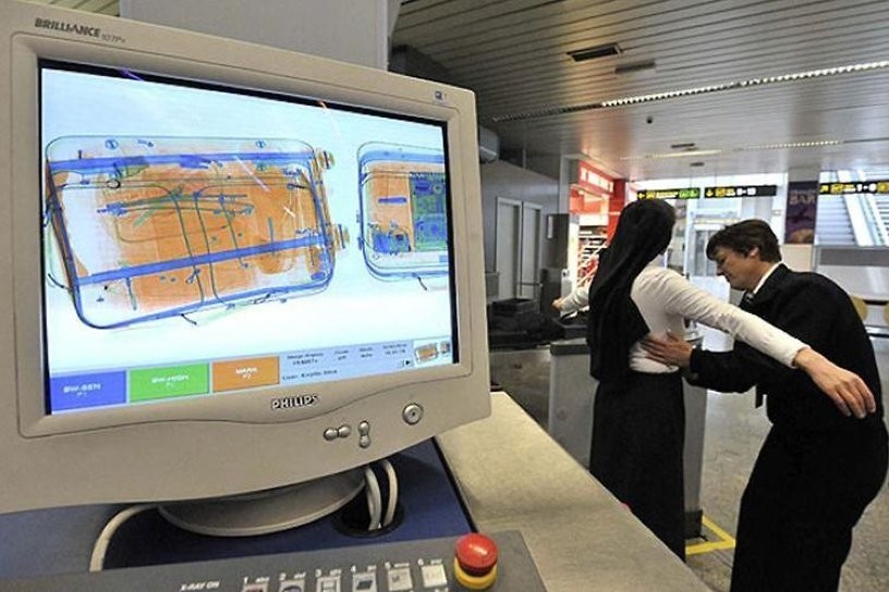 Какие безобидные вещи выглядят подозрительными на багажном сканере в аэропорту?