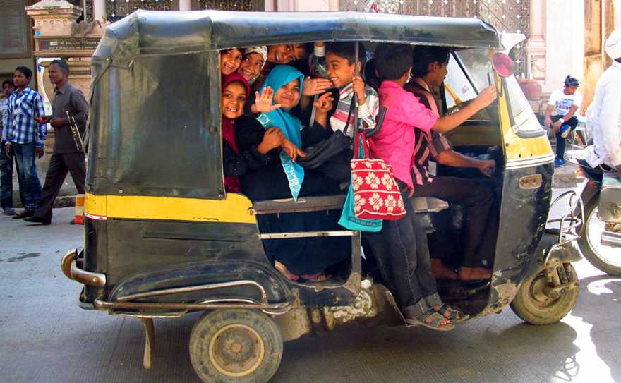Почему европейцы приходят в ужас от общественного транспорта в Индии