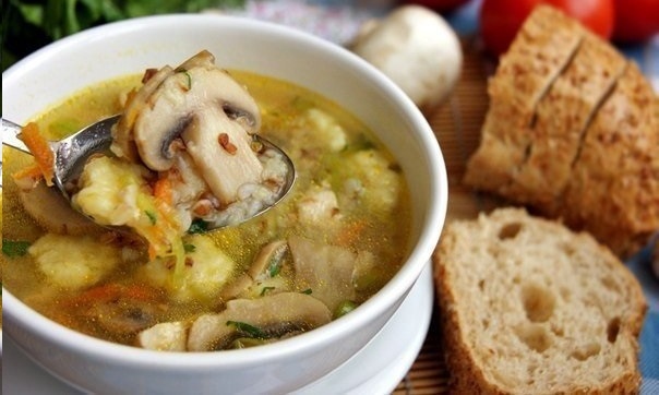 Гречневый суп с грибами и картофельными клёцками