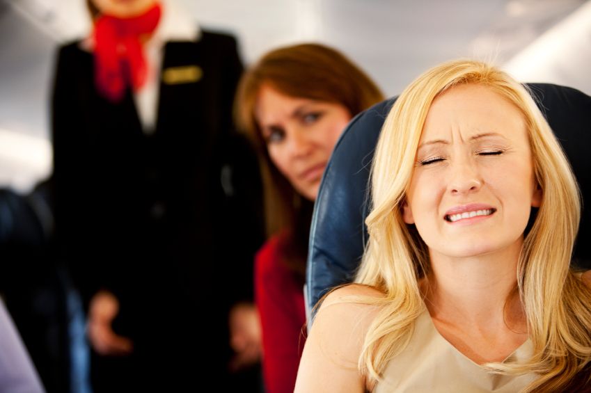 5 приемов, которые помогут побороть приступ воздушной болезни в самолете
