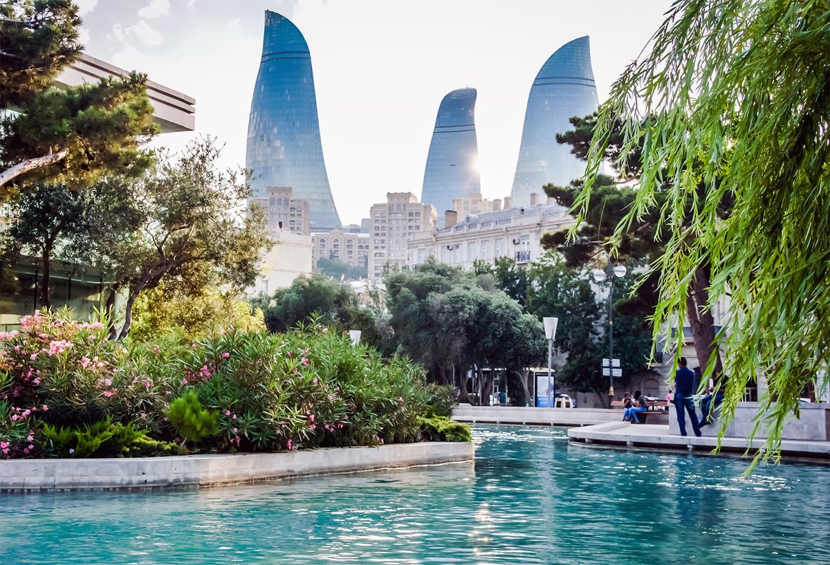 Почему российские туристы все чаще выбирают отдых в Баку