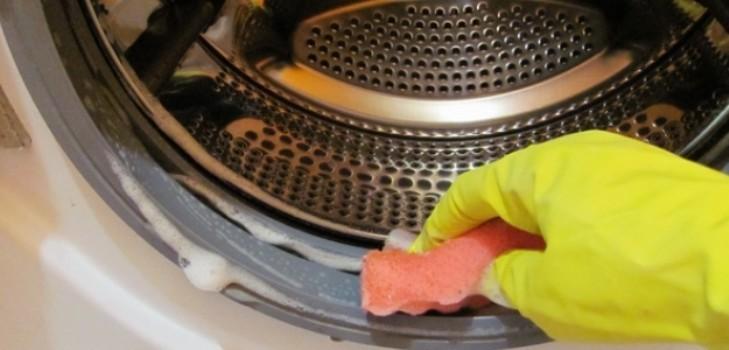 Способ избавиться от затхлого запаха из стиральной машины