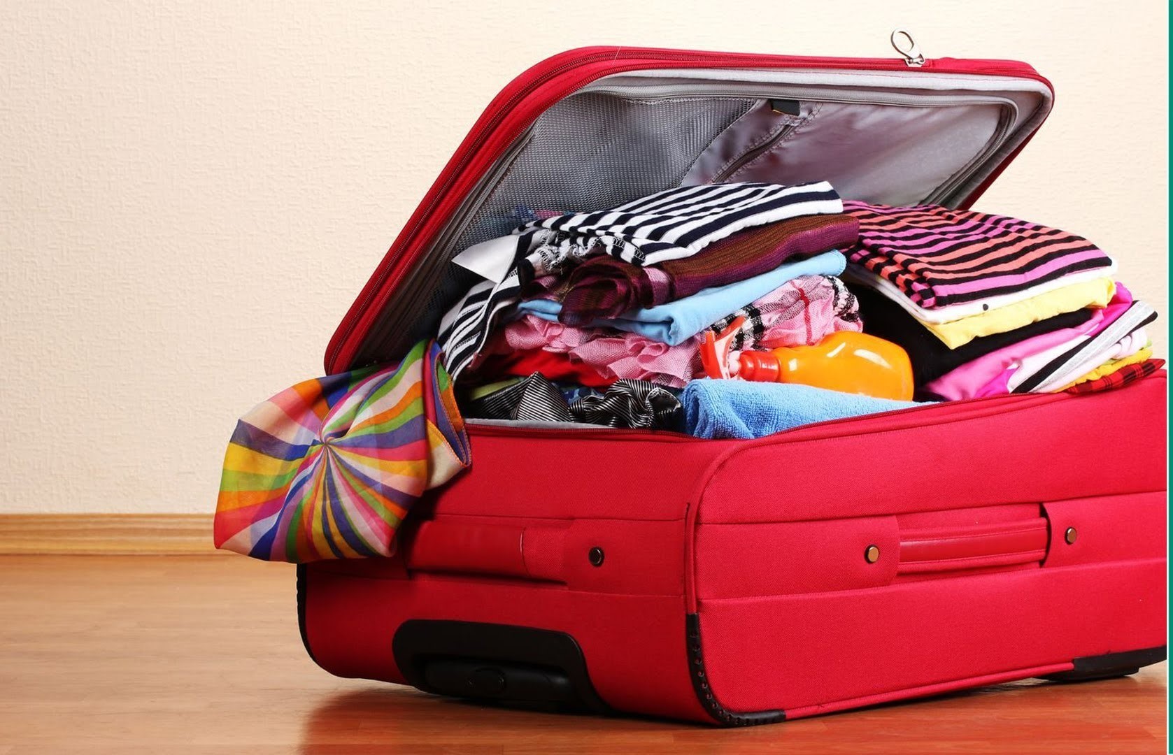 Как упаковать вещи всей семьи в один большой чемодан