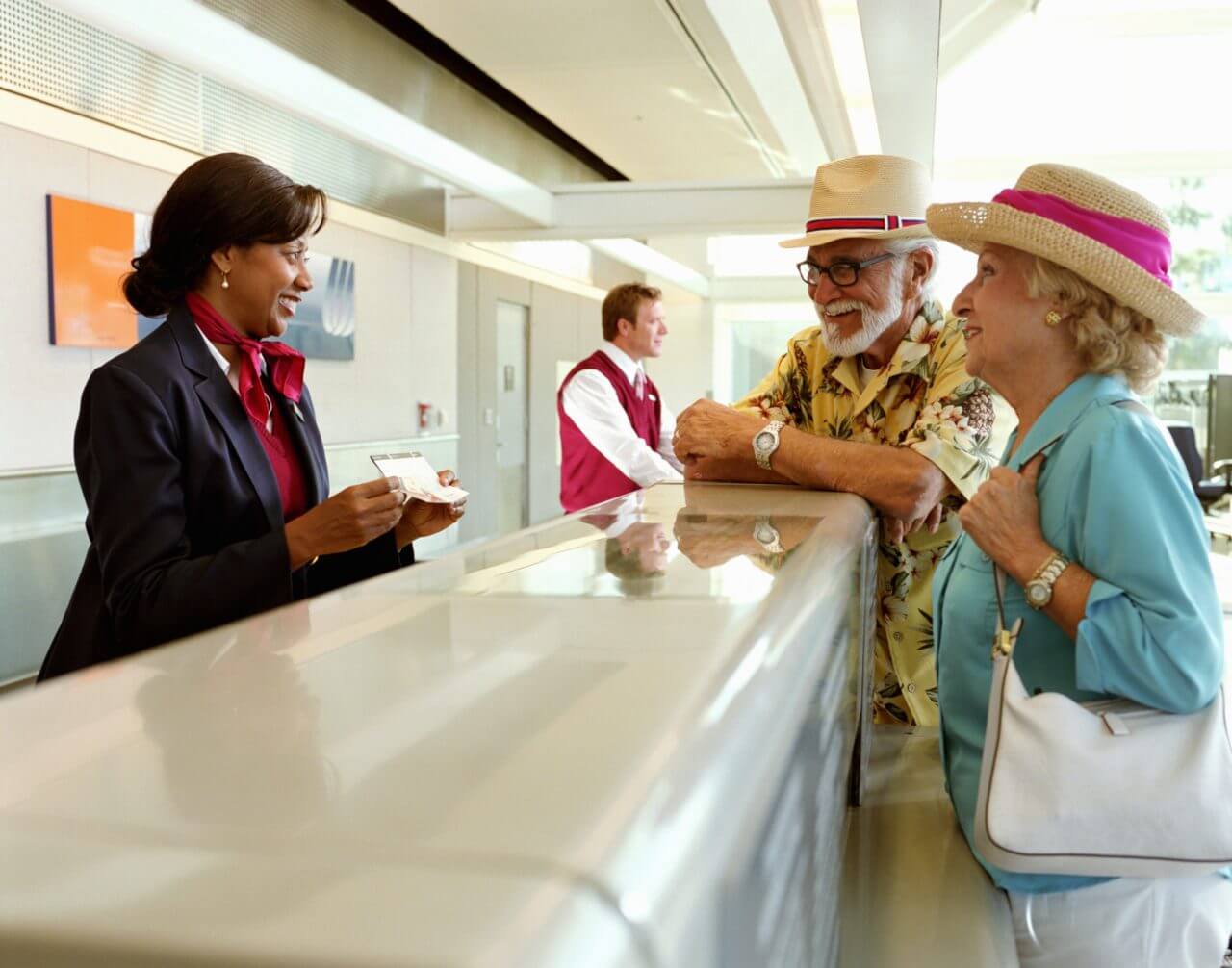 Как пенсионеру путешествовать дешево на самолете