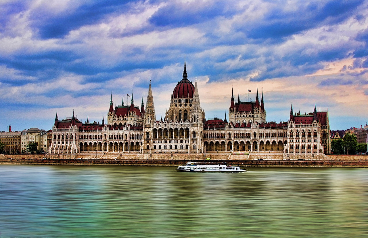Чем Венгрия стала привлекать толпы туристов в последние годы