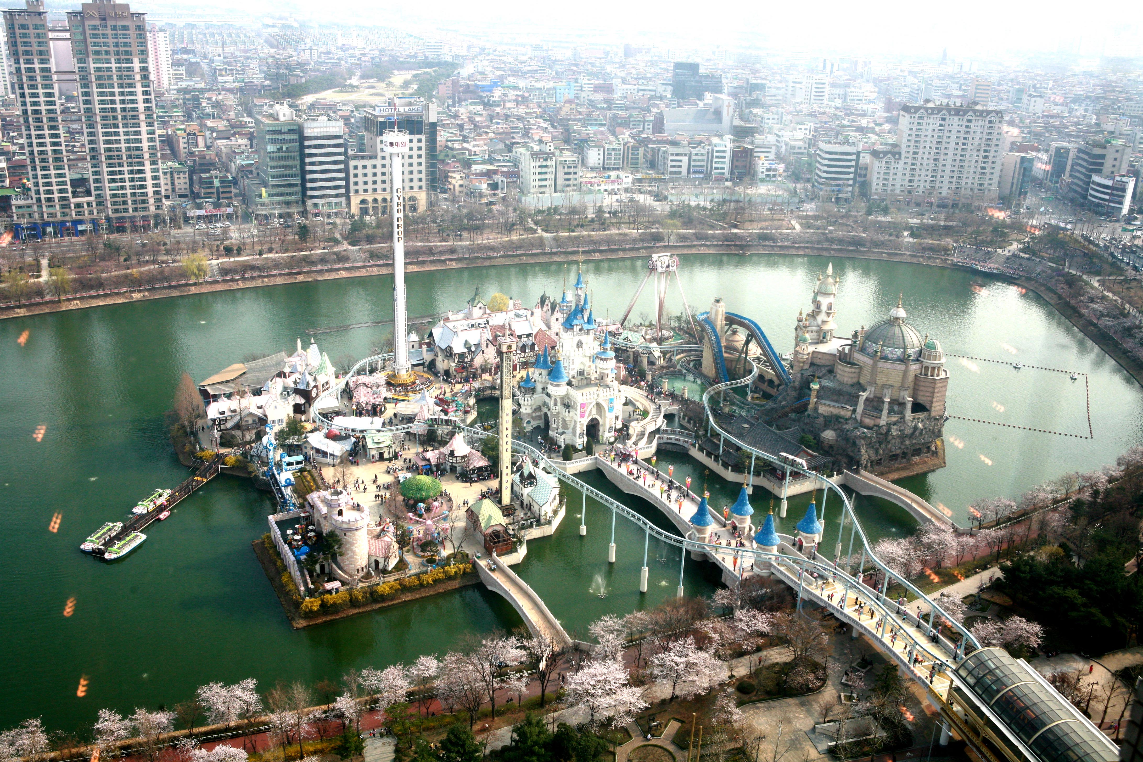Парк развлечений Lotte World в Сеуле