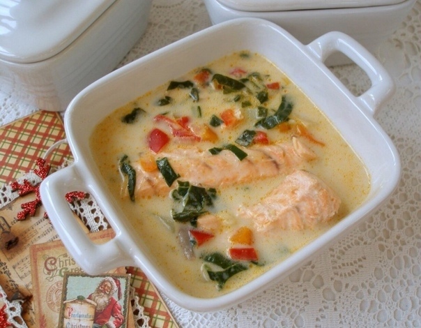 Легкий сырный суп с лососем