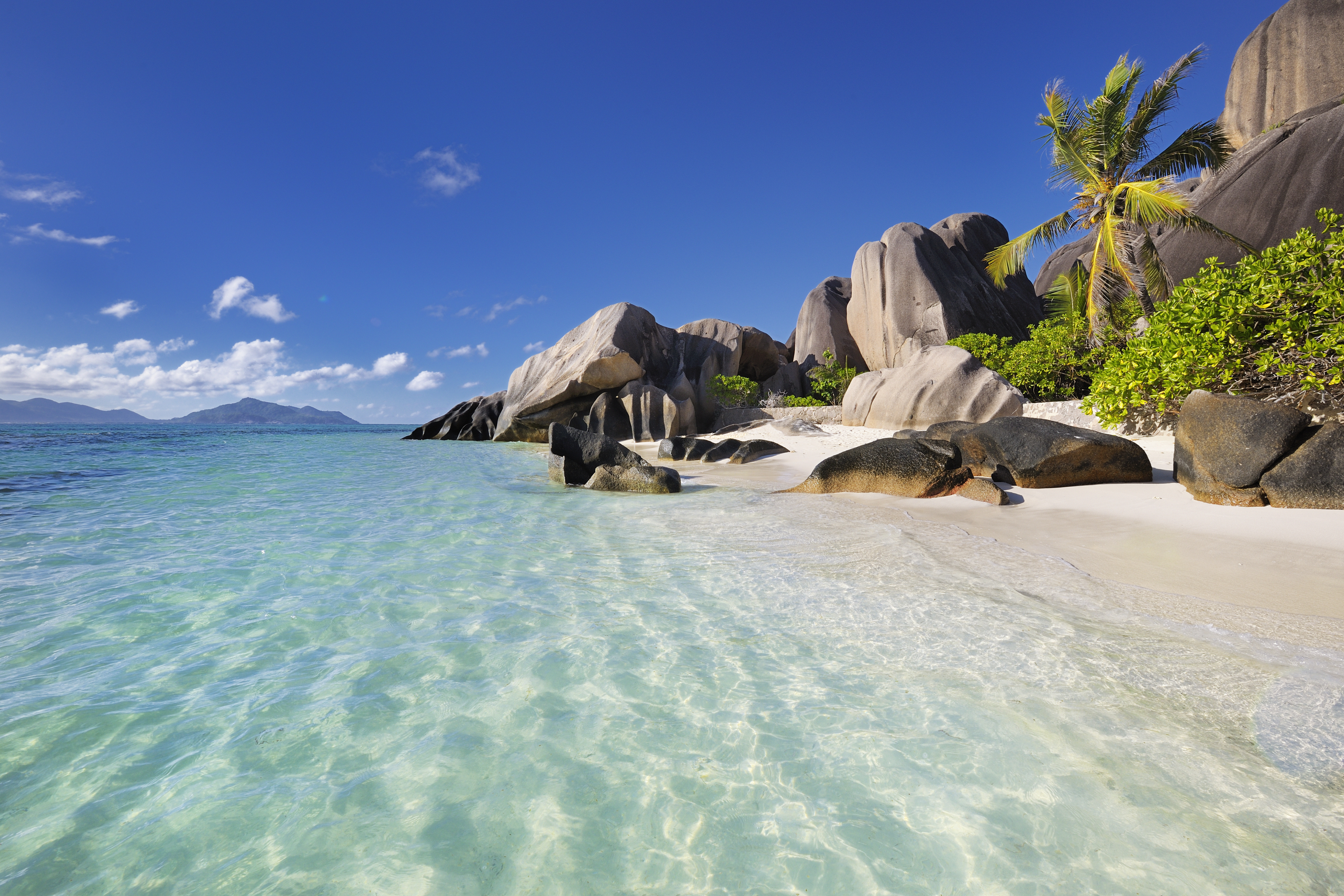 Покажи красивый пляж. Ла Диг Сейшелы. Остров Ладик Сейшелы. Anse source d'argent Сейшельские острова. Сейшелы пляж.