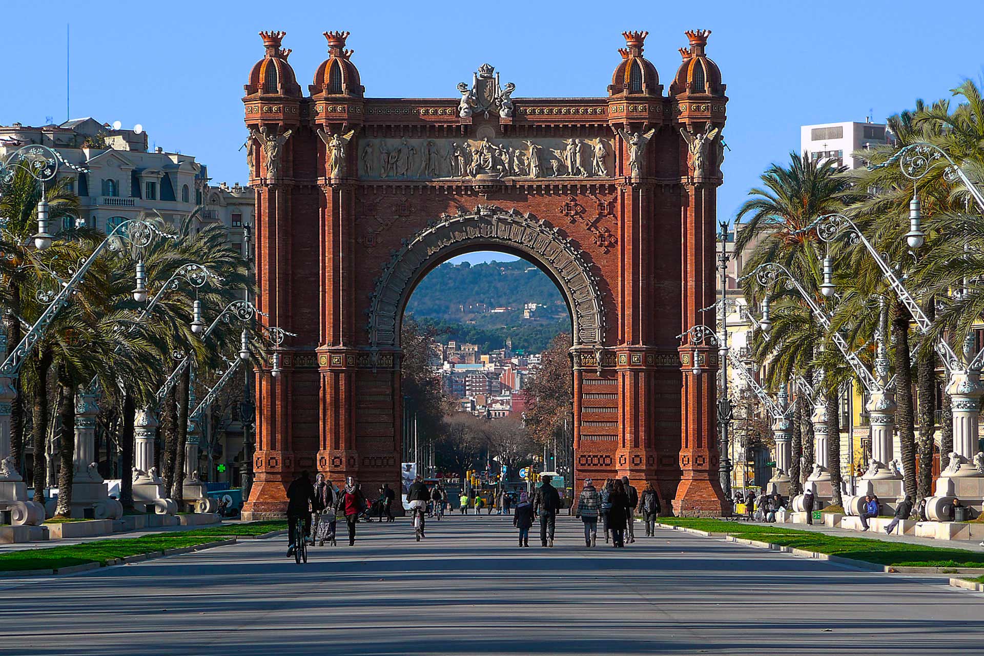 Почему Барселона самый сказочный город на берегу моря