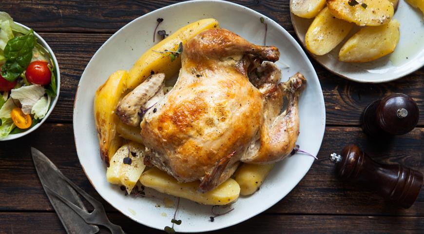 Курица с картофелем, запеченная в рукаве