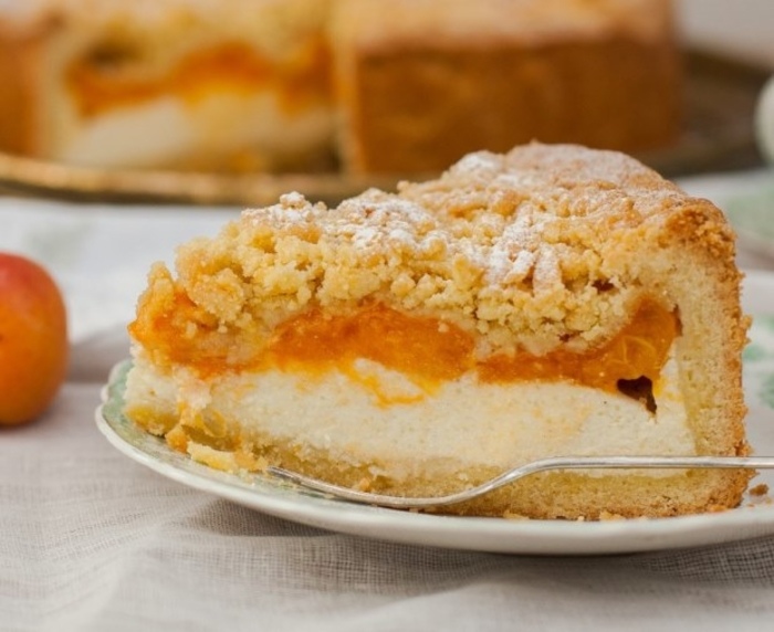 Тертый пирог с творожной начинкой и абрикосами - простой и вкусный