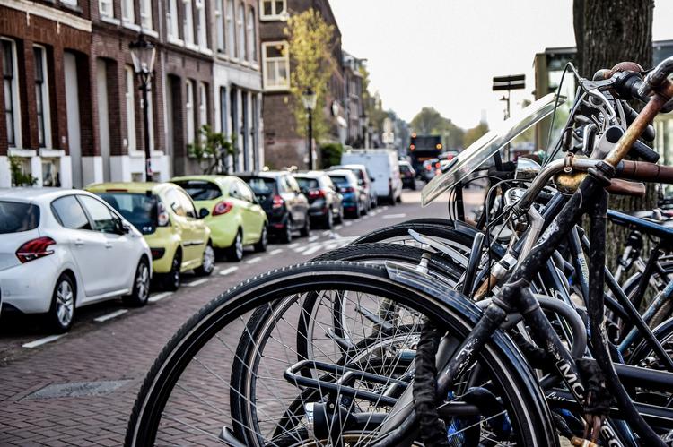 В Амстердаме сделают все, чтобы на улицах больше не было автомобилей