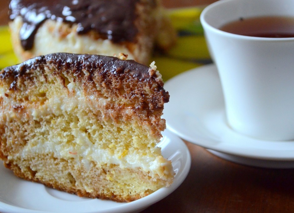 Торт творожно-лимонный с шоколадной глазурью