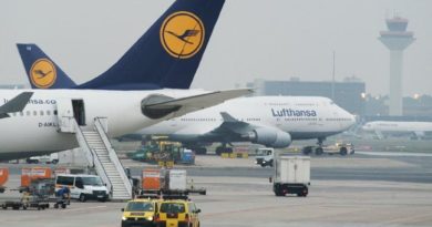 Lufthansa никуда не летит. Бортпроводники требуют повышения зарплаты