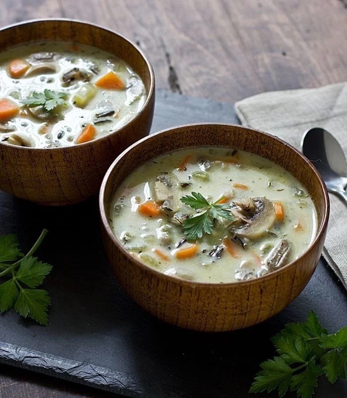 Сливочный суп с рисом и грибами