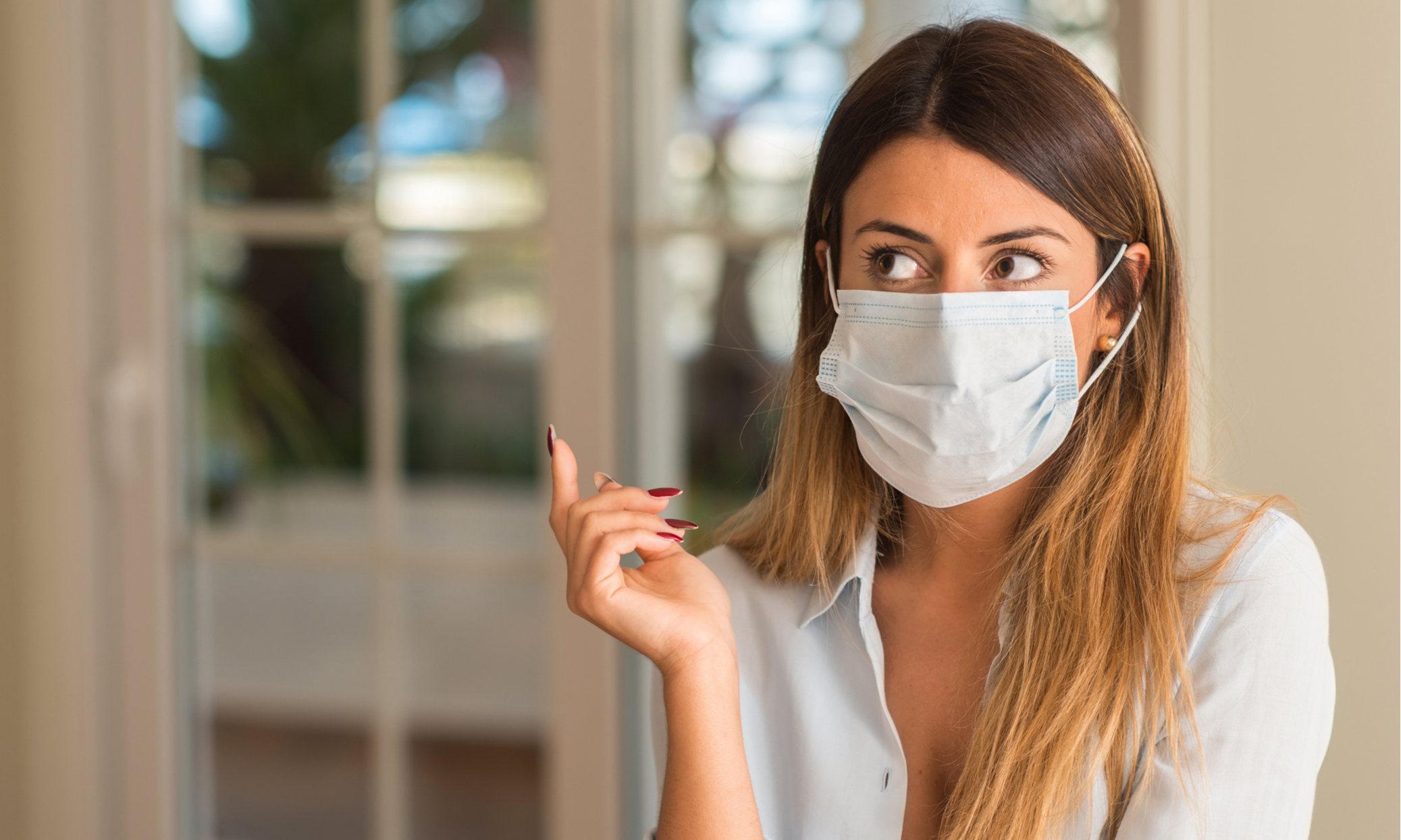 Как правильно носить маску, чтобы защититься от коронавируса: рассказывает врач