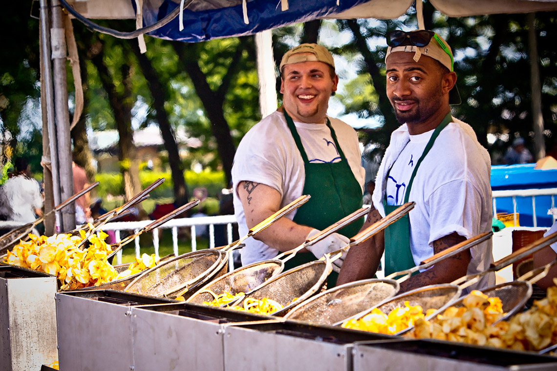 Уличная еда. Фестиваль «вкус Чикаго» (taste of Chicago) в США. Фестиваль еды в США. Фестиваль уличной еды.