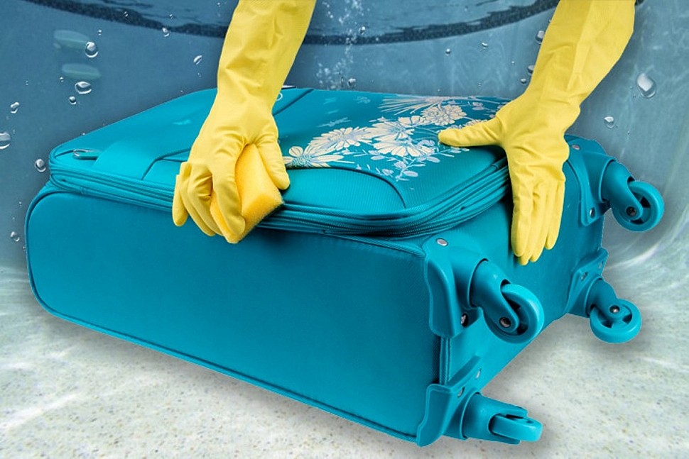 Как почистить чемодан и избавиться от неприятного запаха внутри