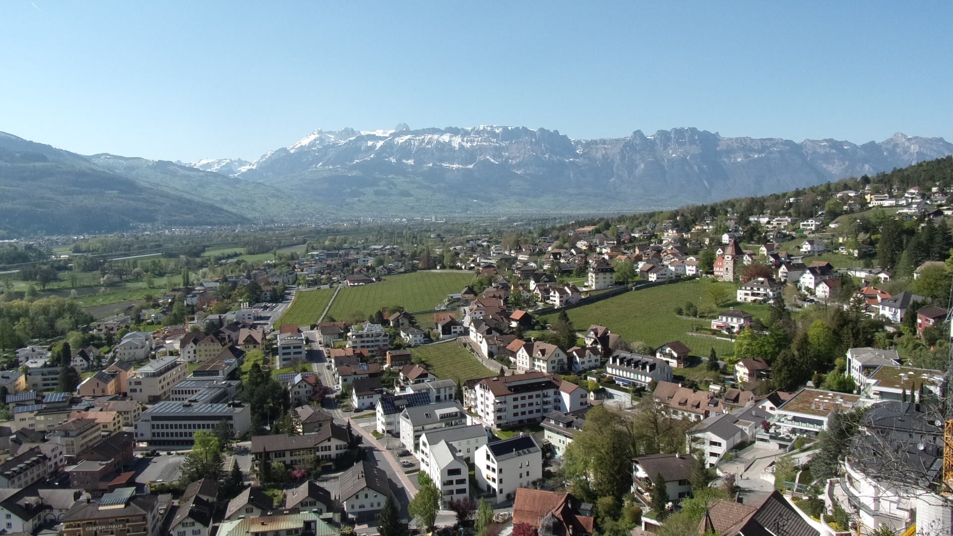 Лихтенштейн начнет ослаблять ограничения в связи с коронавирусом