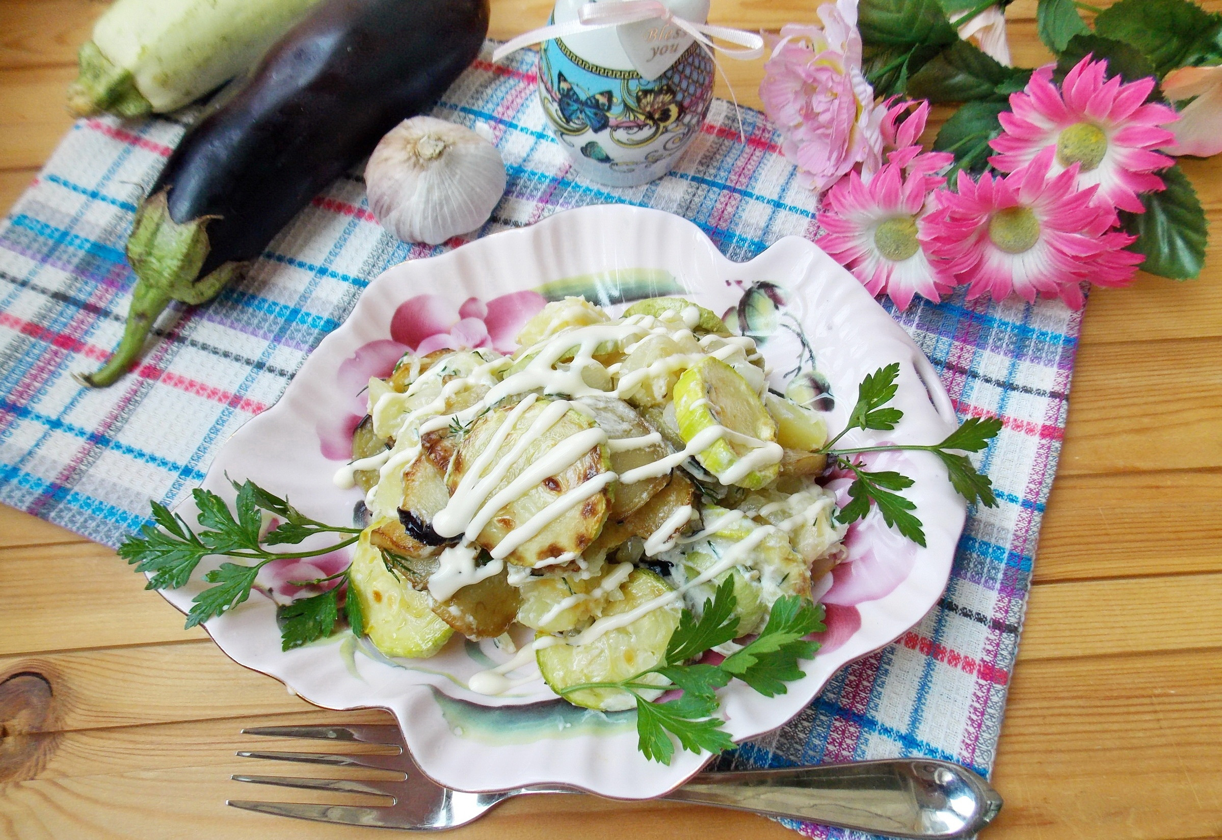 Салат с кабачками и баклажанами